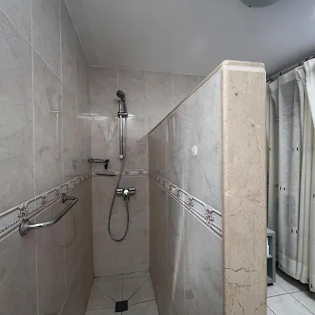 Apartament Birdie Kikere
